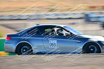 media/Oct-18-2025-Extreme Speed (Sat) [[d6d7e1fef1]]/Group 3 Purple/Session 3 (Turn 1)/